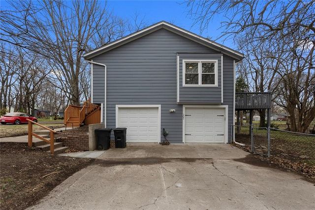302 S Franklin Street, Spring Hill, KS 66083