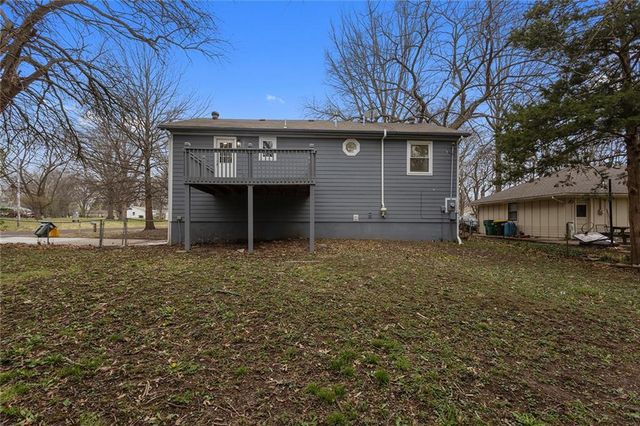 302 S Franklin Street, Spring Hill, KS 66083