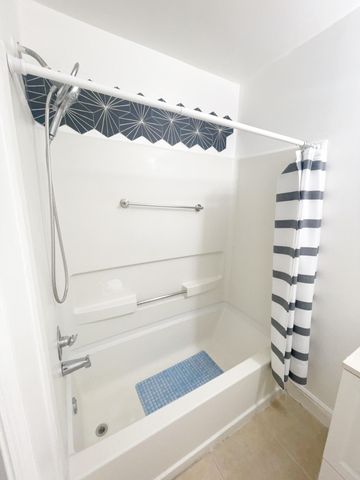 815 W Boynton Beach Boulevard 4-102, Boynton Beach, FL 33426