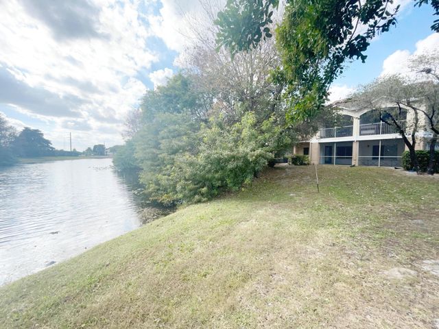815 W Boynton Beach Boulevard 4-102, Boynton Beach, FL 33426