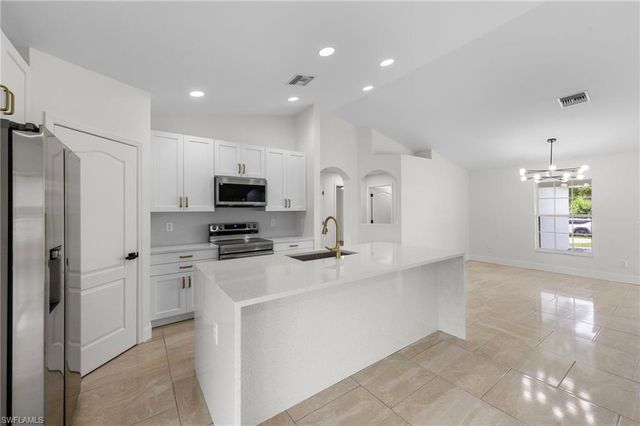 3214 10th ST SW, Lehigh Acres, FL 33976