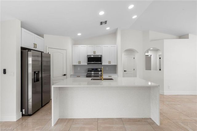 3214 10th ST SW, Lehigh Acres, FL 33976