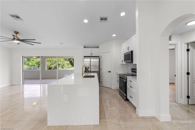 3214 10th ST SW, Lehigh Acres, FL 33976