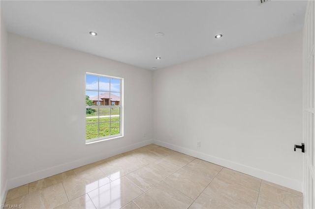 3214 10th ST SW, Lehigh Acres, FL 33976