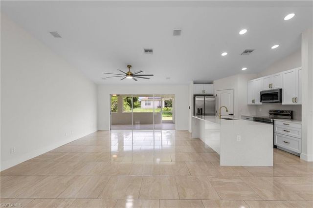 3214 10th ST SW, Lehigh Acres, FL 33976