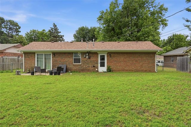 1529 Oakwood Drive, Norman, OK 73069