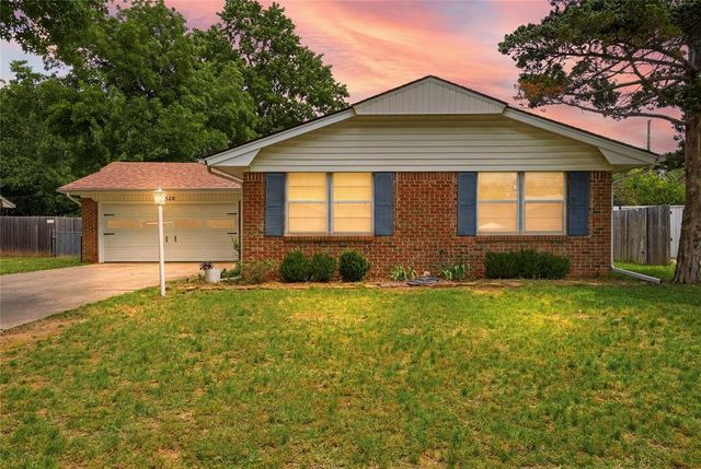 1529 Oakwood Drive, Norman, OK 73069