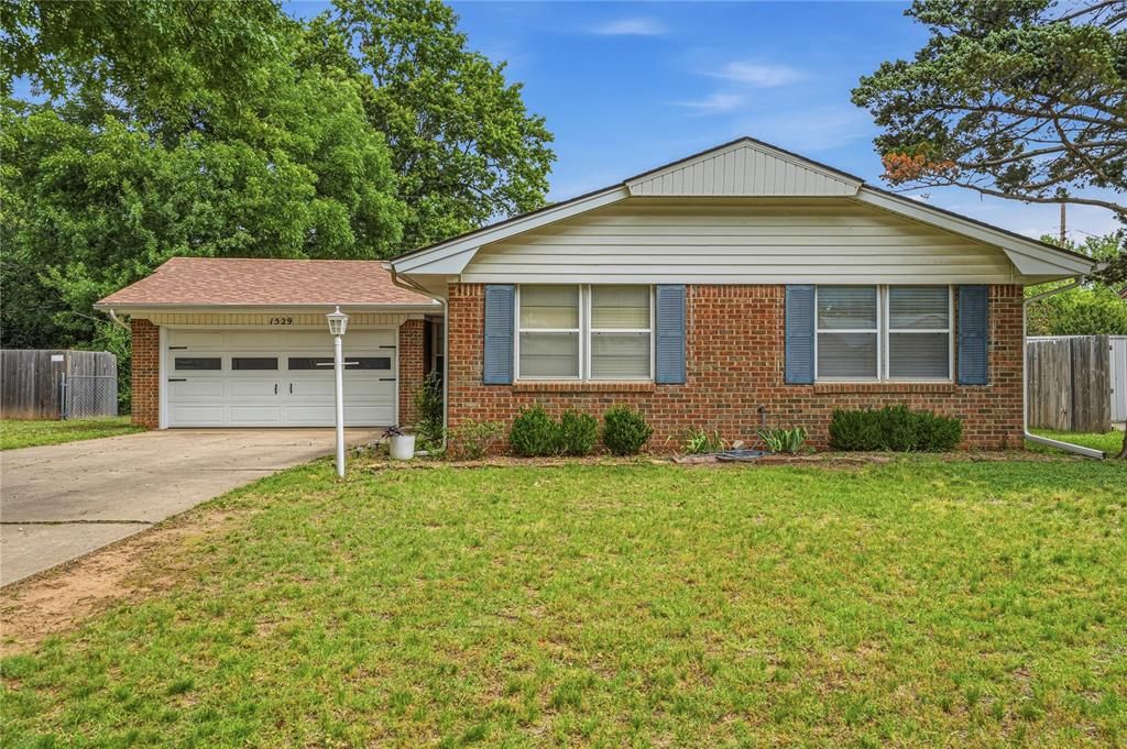 1529 Oakwood Drive, Norman, OK 73069