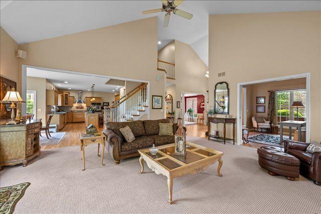 430 Alberosky Way, Batavia, IL 60510