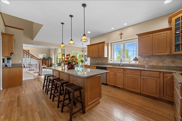 430 Alberosky Way, Batavia, IL 60510
