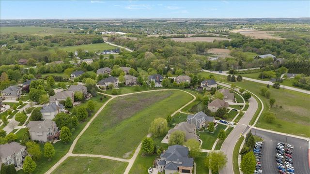 430 Alberosky Way, Batavia, IL 60510