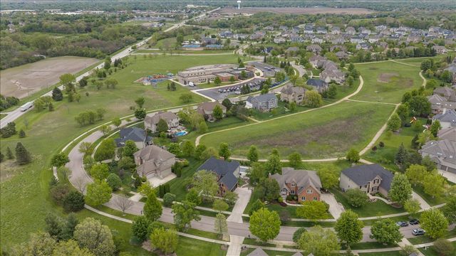 430 Alberosky Way, Batavia, IL 60510