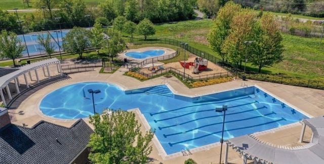 430 Alberosky Way, Batavia, IL 60510