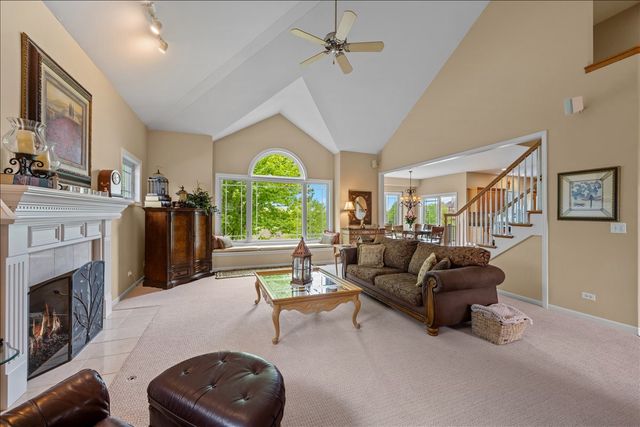 430 Alberosky Way, Batavia, IL 60510