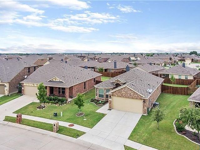 8717 Whirlwind Trail, Aubrey, TX 76227