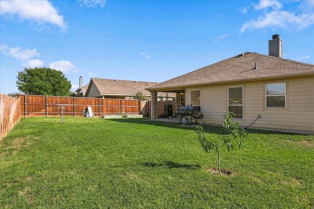 8717 Whirlwind Trail, Aubrey, TX 76227