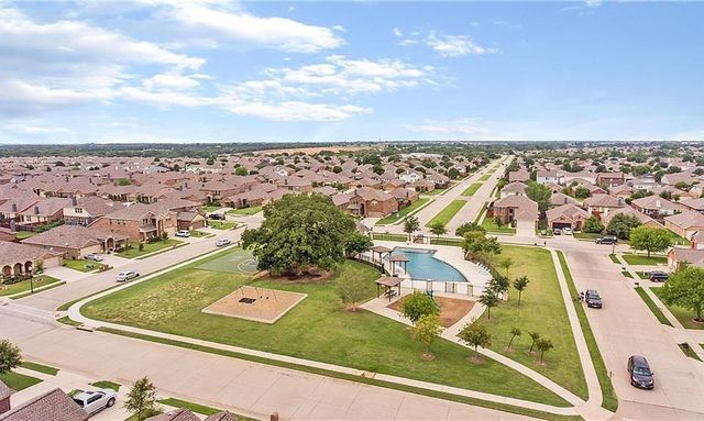 8717 Whirlwind Trail, Aubrey, TX 76227