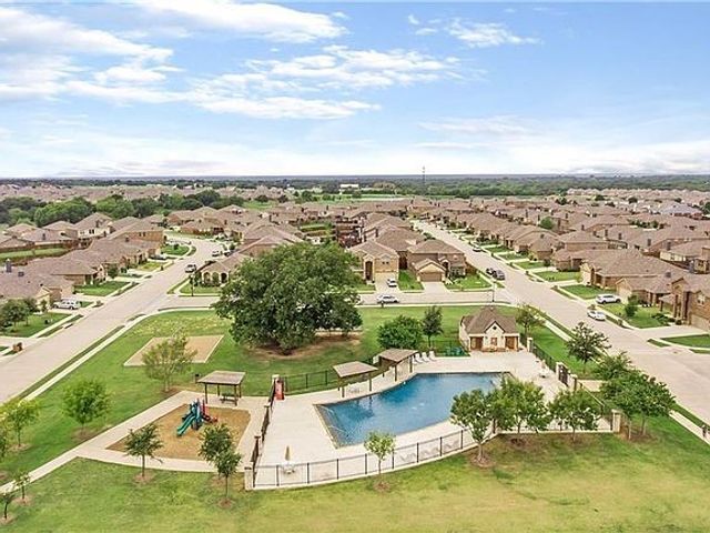8717 Whirlwind Trail, Aubrey, TX 76227