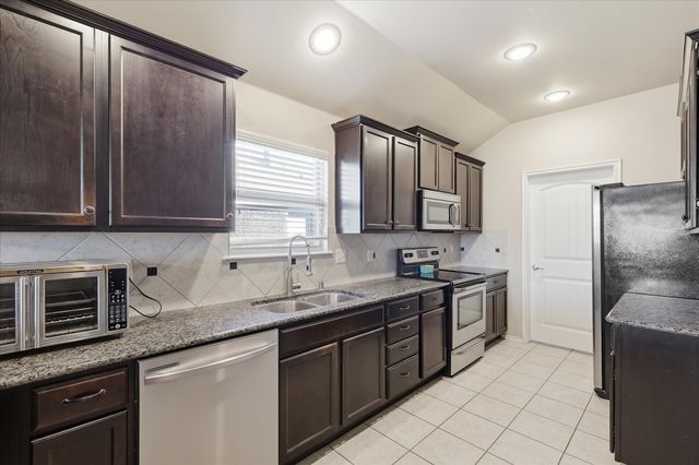8717 Whirlwind Trail, Aubrey, TX 76227