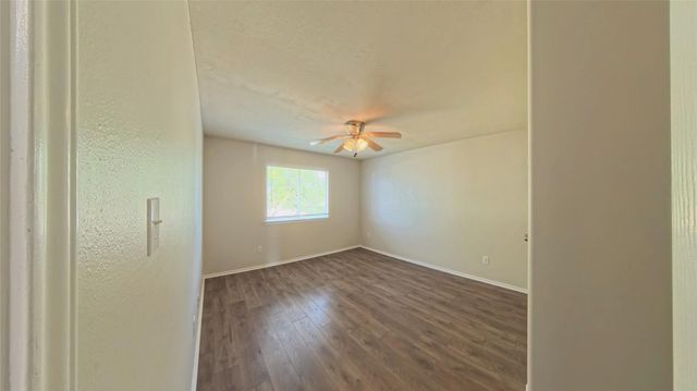 2843 Maybrook Hollow Lane, Houston, TX 77047