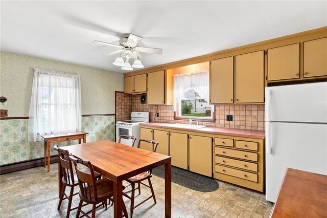 219 Grosvenor Avenue, North Providence, RI 02904