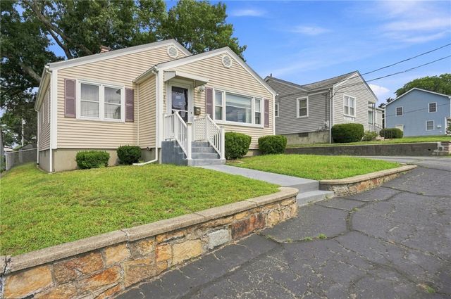 219 Grosvenor Avenue, North Providence, RI 02904