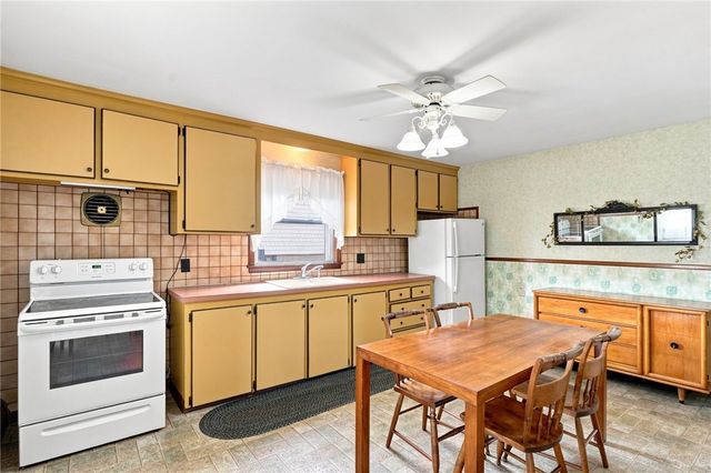 219 Grosvenor Avenue, North Providence, RI 02904