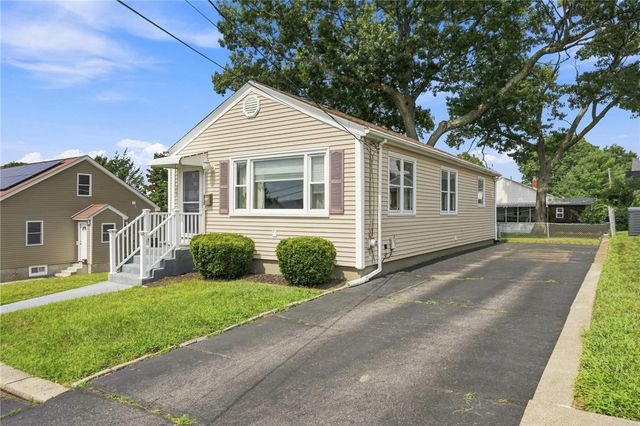 219 Grosvenor Avenue, North Providence, RI 02904