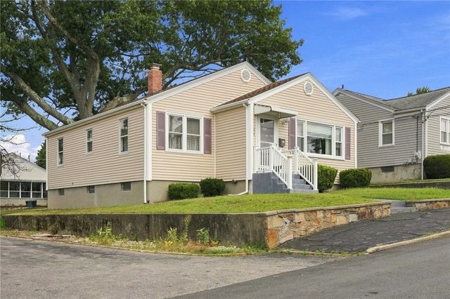 219 Grosvenor Avenue, North Providence, RI 02904