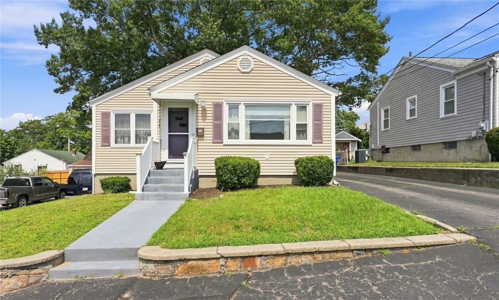 219 Grosvenor Avenue, North Providence, RI 02904