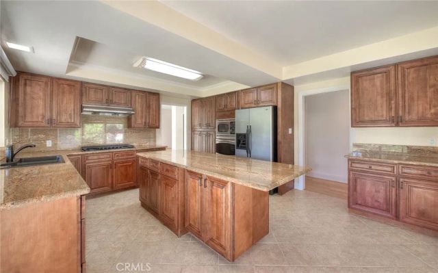 16612 Park Lane Circle, Los Angeles, CA 90049