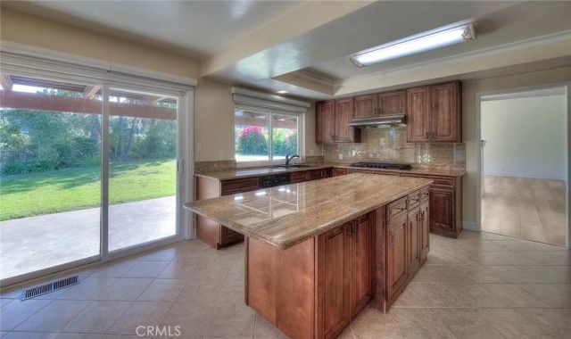 16612 Park Lane Circle, Los Angeles, CA 90049