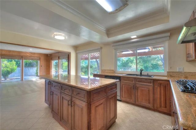 16612 Park Lane Circle, Los Angeles, CA 90049