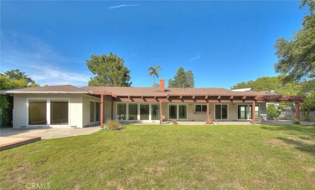16612 Park Lane Circle, Los Angeles, CA 90049