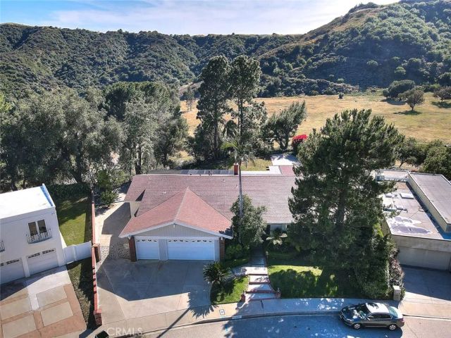 16612 Park Lane Circle, Los Angeles, CA 90049