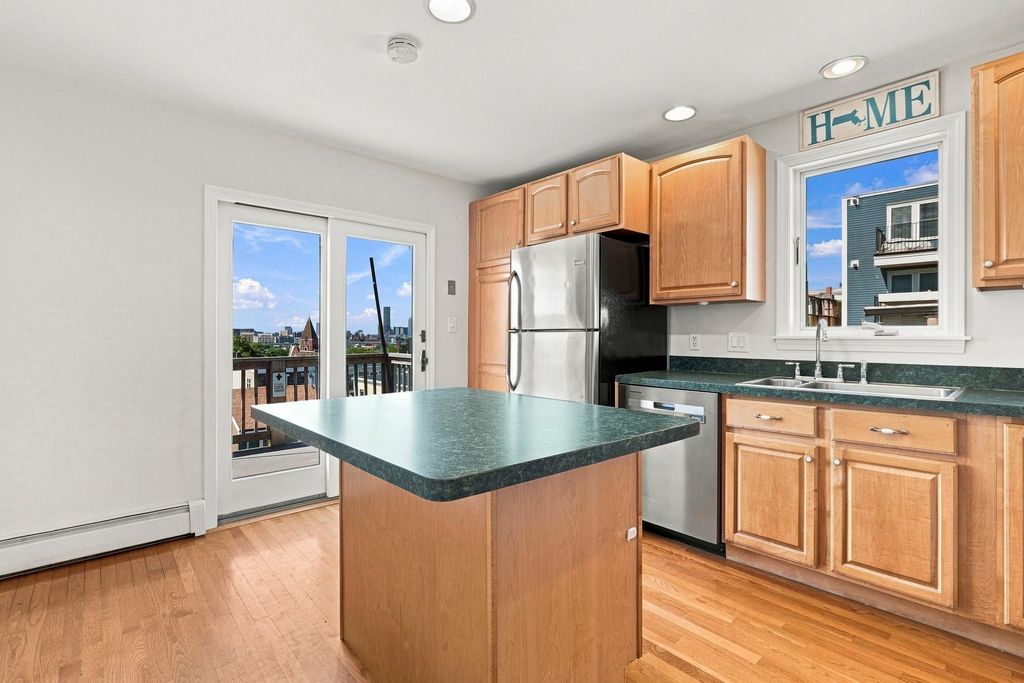 67 Old Harbor Street 3, Boston, MA 02127