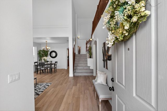 9475 Winding River Way, Elk Grove, CA 95624