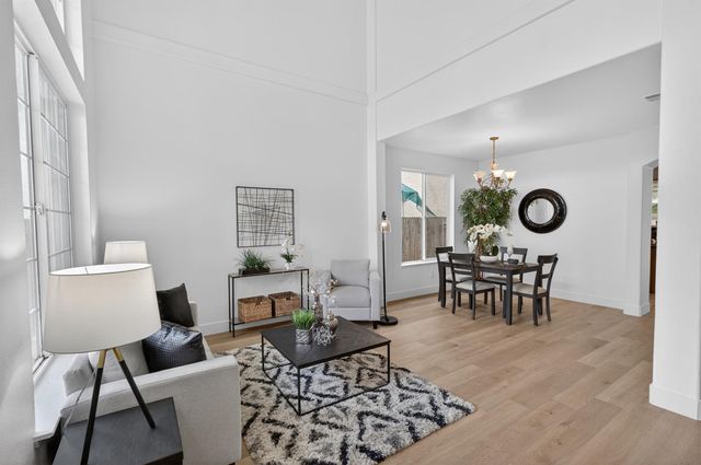 9475 Winding River Way, Elk Grove, CA 95624