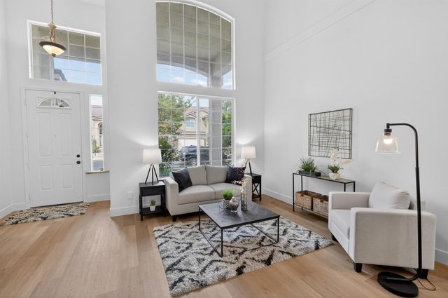 9475 Winding River Way, Elk Grove, CA 95624