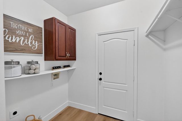 9475 Winding River Way, Elk Grove, CA 95624