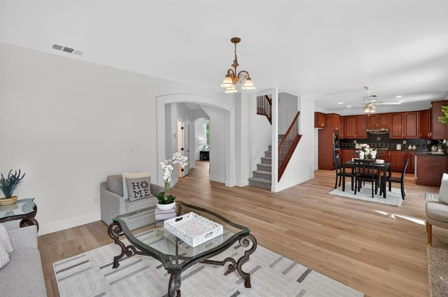 9475 Winding River Way, Elk Grove, CA 95624