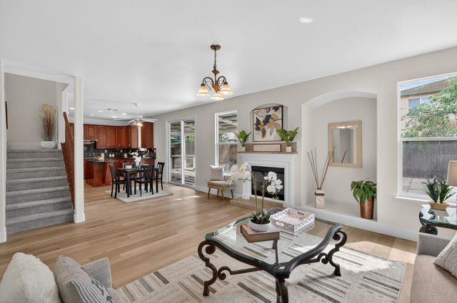 9475 Winding River Way, Elk Grove, CA 95624