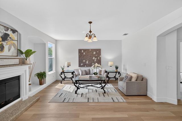 9475 Winding River Way, Elk Grove, CA 95624