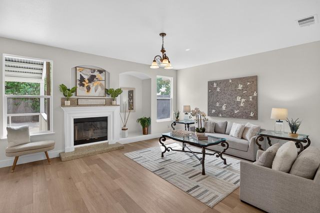 9475 Winding River Way, Elk Grove, CA 95624