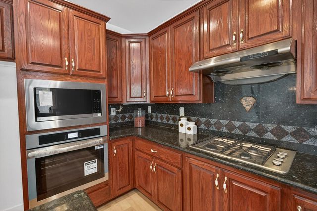 9475 Winding River Way, Elk Grove, CA 95624