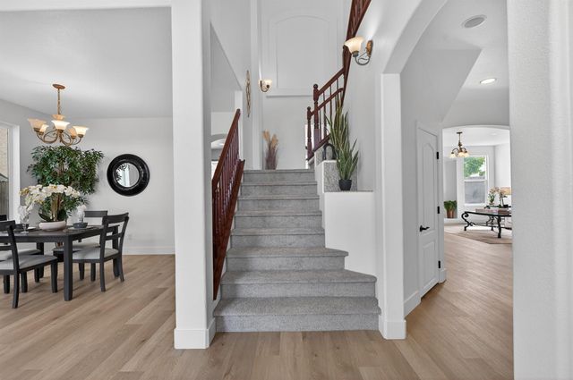 9475 Winding River Way, Elk Grove, CA 95624