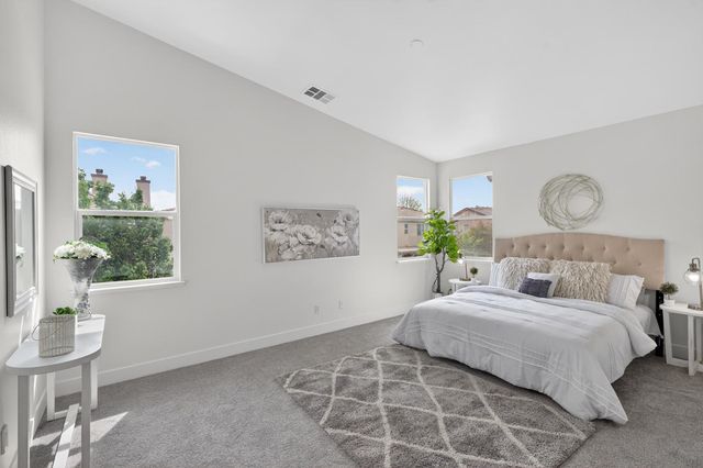 9475 Winding River Way, Elk Grove, CA 95624