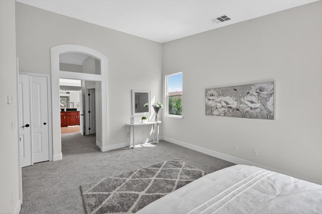 9475 Winding River Way, Elk Grove, CA 95624