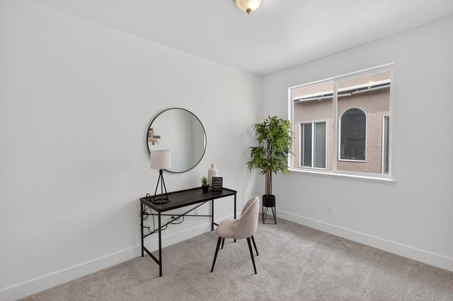 9475 Winding River Way, Elk Grove, CA 95624