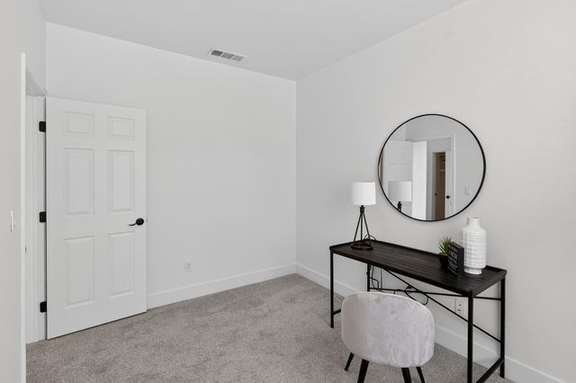 9475 Winding River Way, Elk Grove, CA 95624